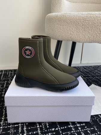 ua D*or boot