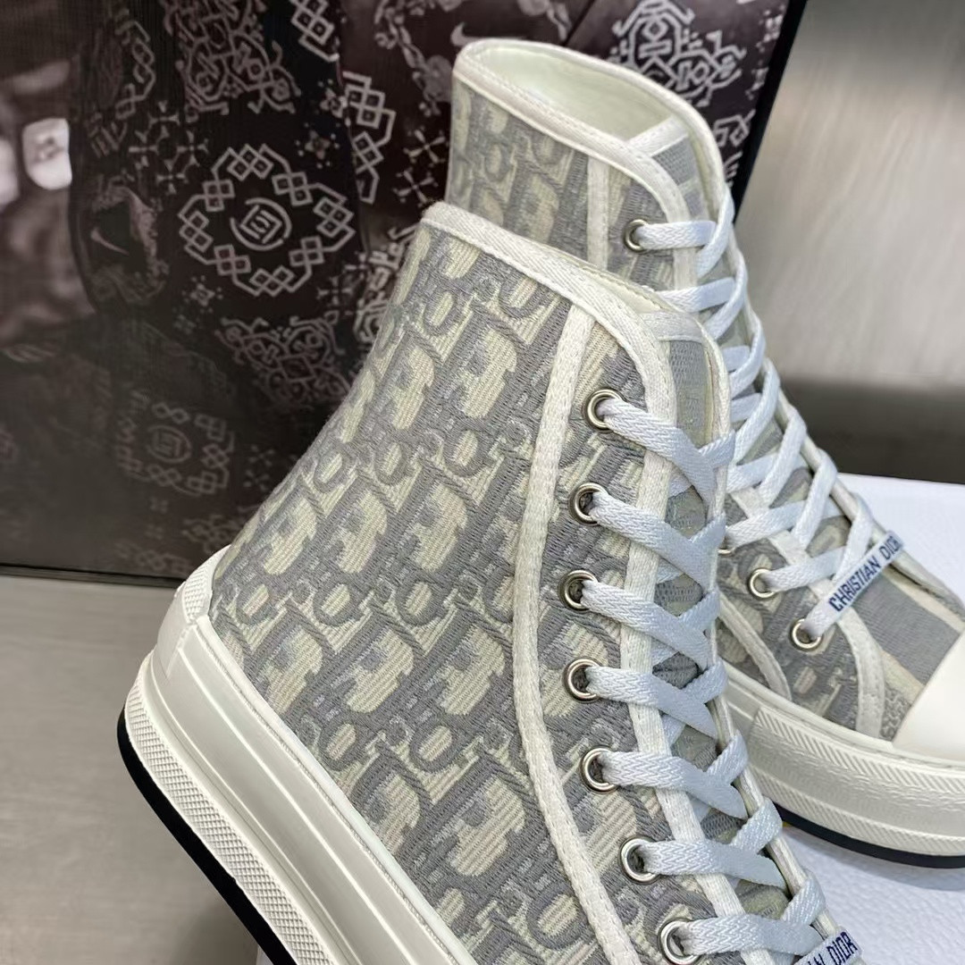 ua D*or sneaker
