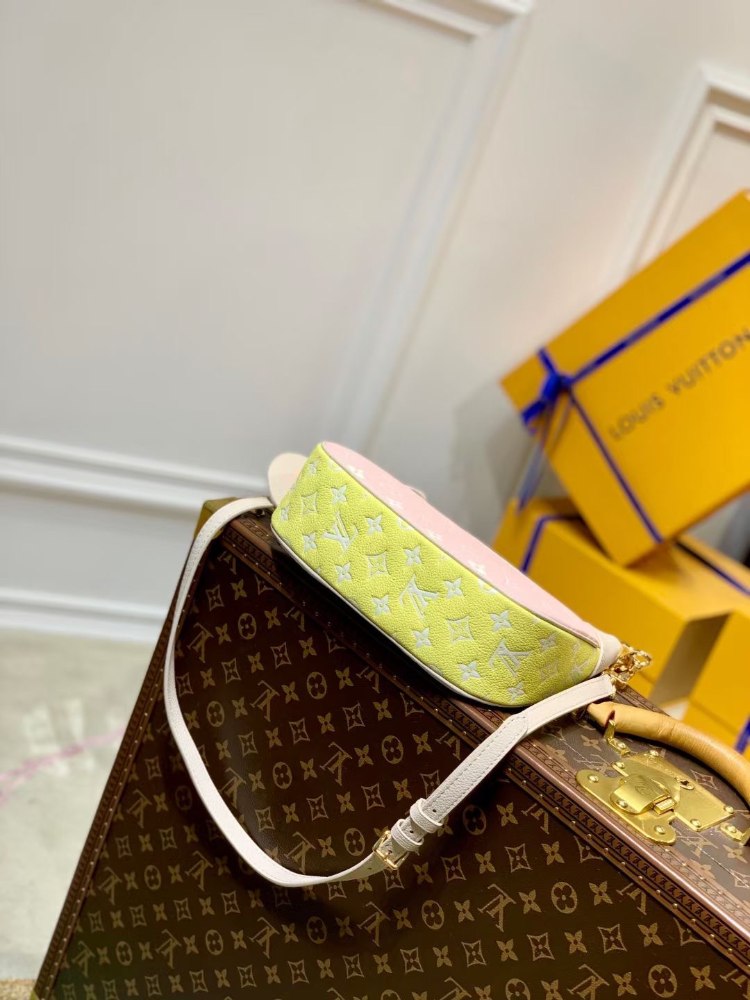 LV BAGATELLE M46113