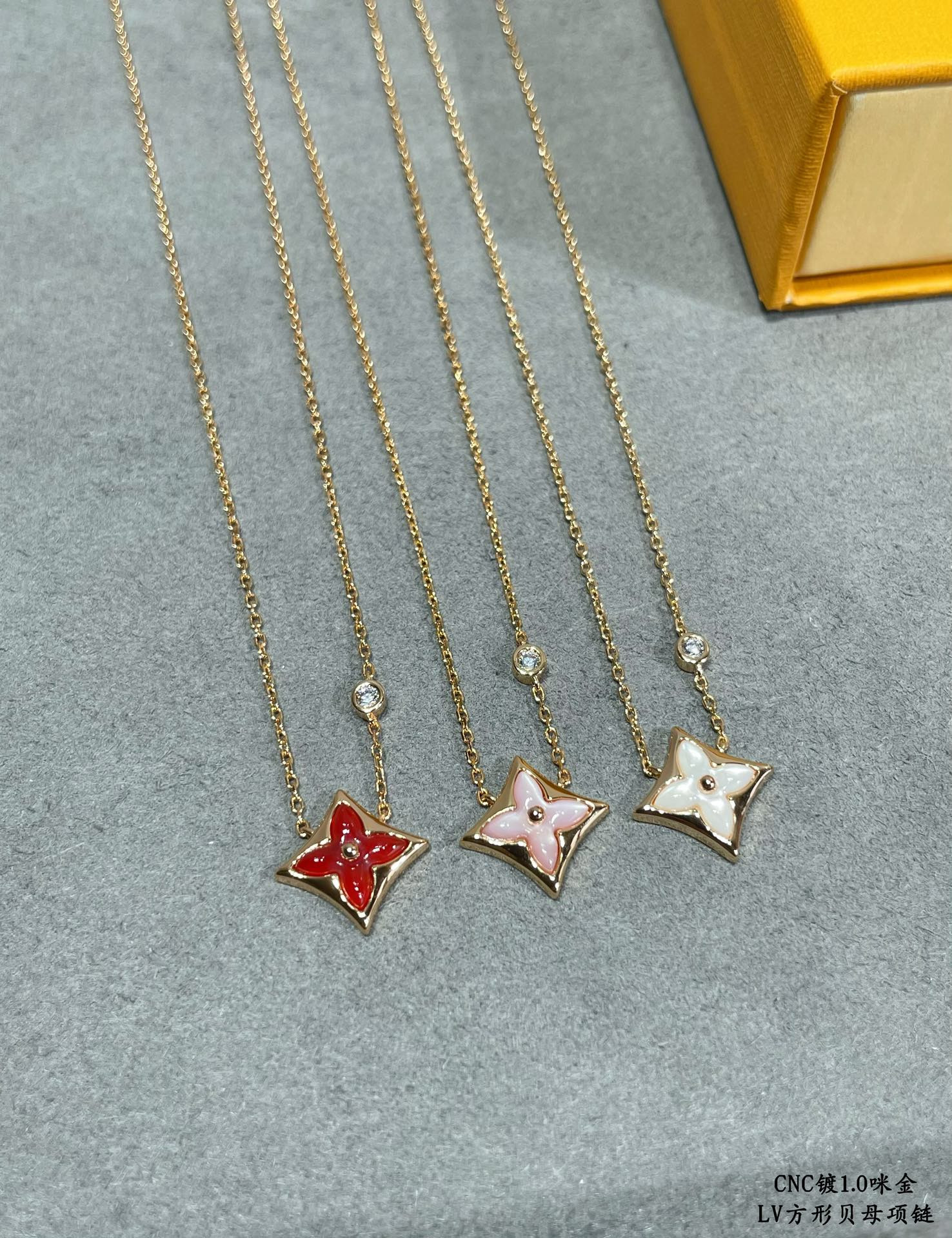 l0*is V*t0n square mother-of-pearl necklace