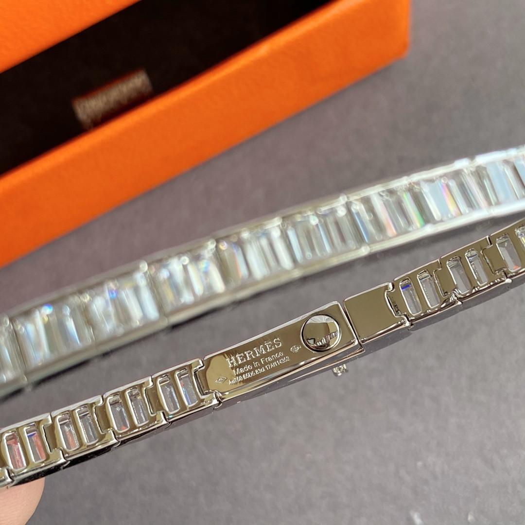 hermès button trapezoid Di*m*nd bracelet