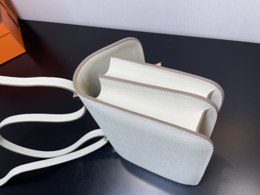 Hermès Constance 19 Epsom Gold Hardware 7.25" x 6.25" x 2.25"