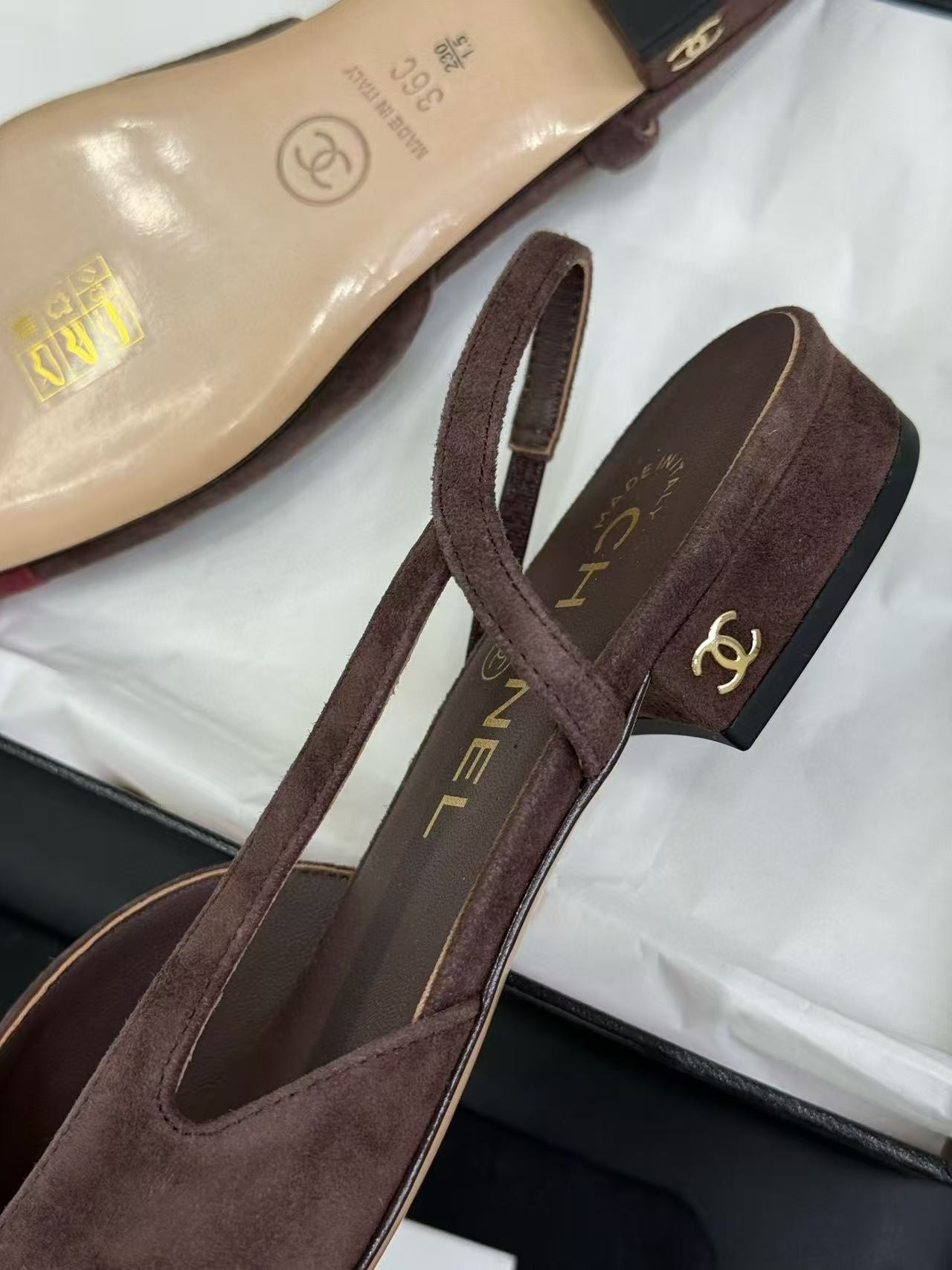 ua Ch*el slingbacks