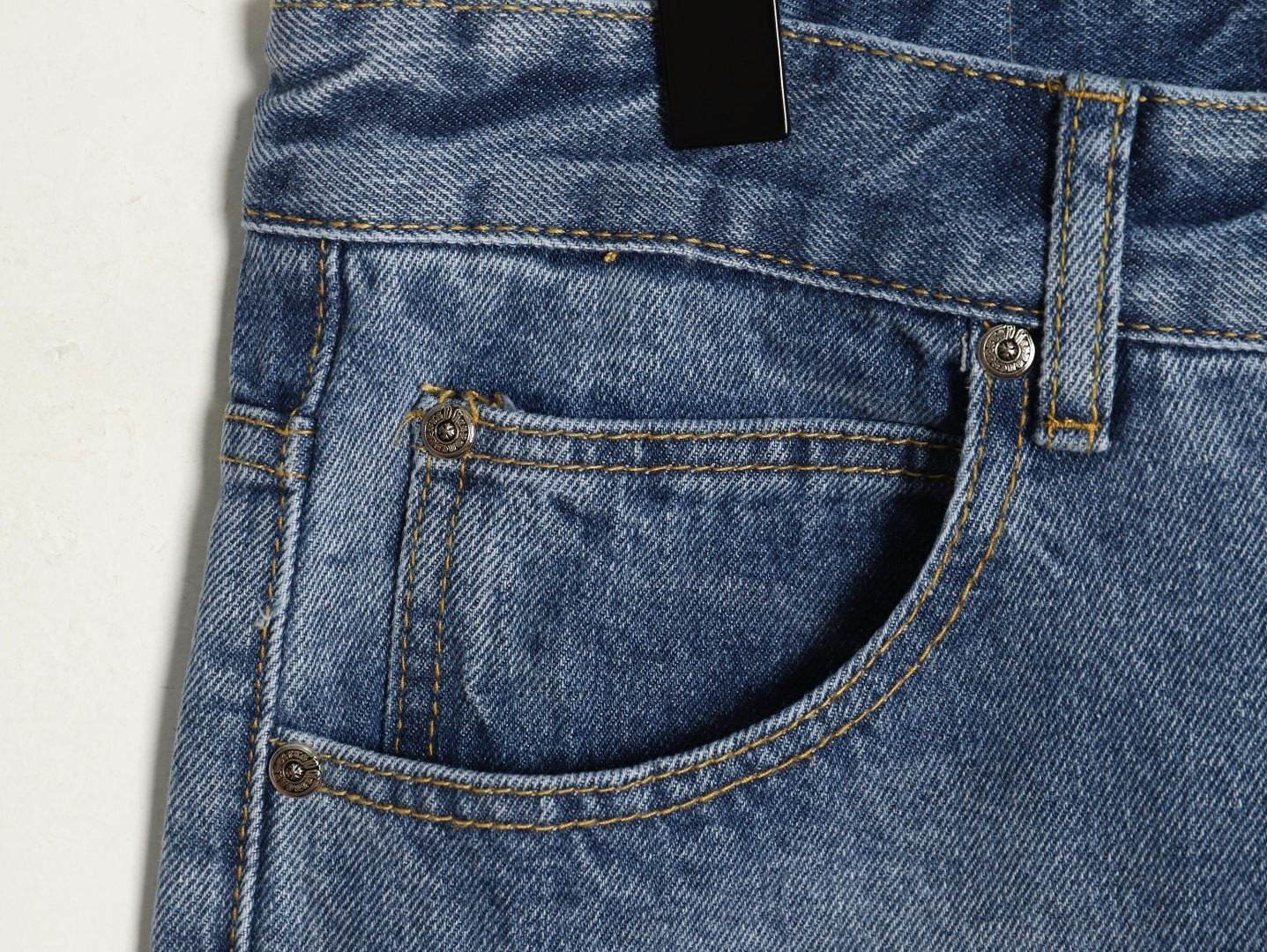 Ch**me He**ts jeans