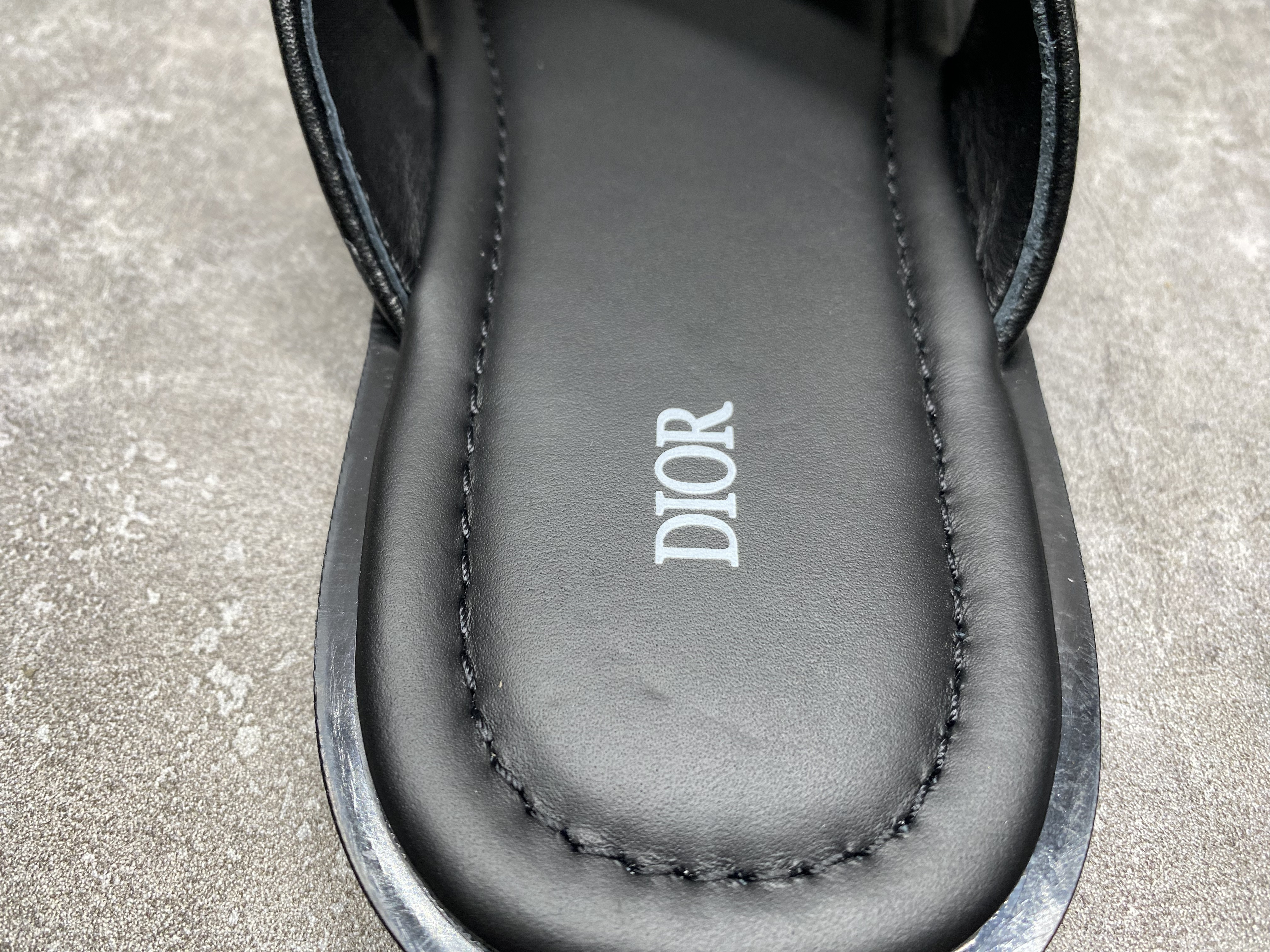 ua D*or alias sandal