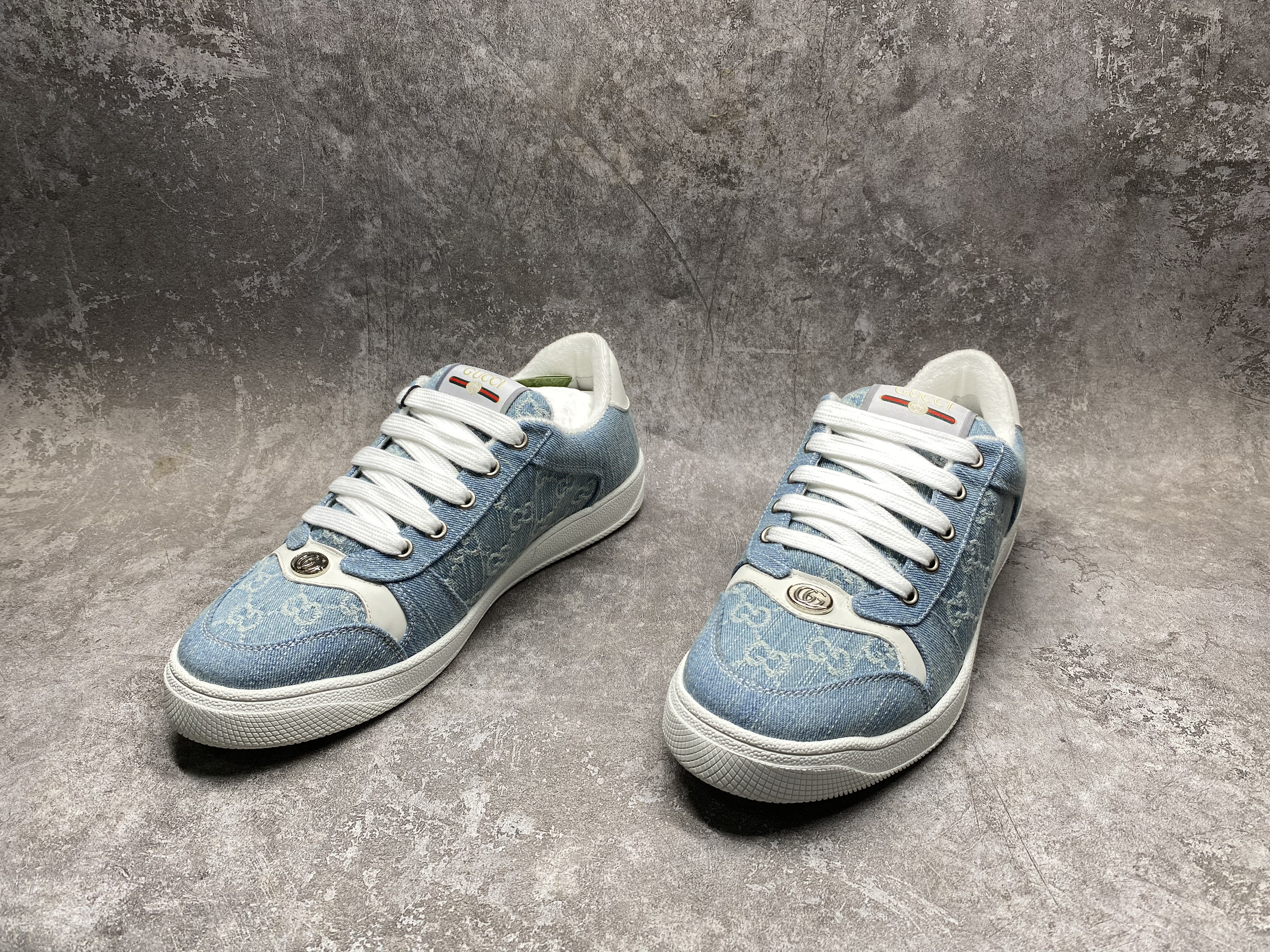 ua G*u*i sneakers