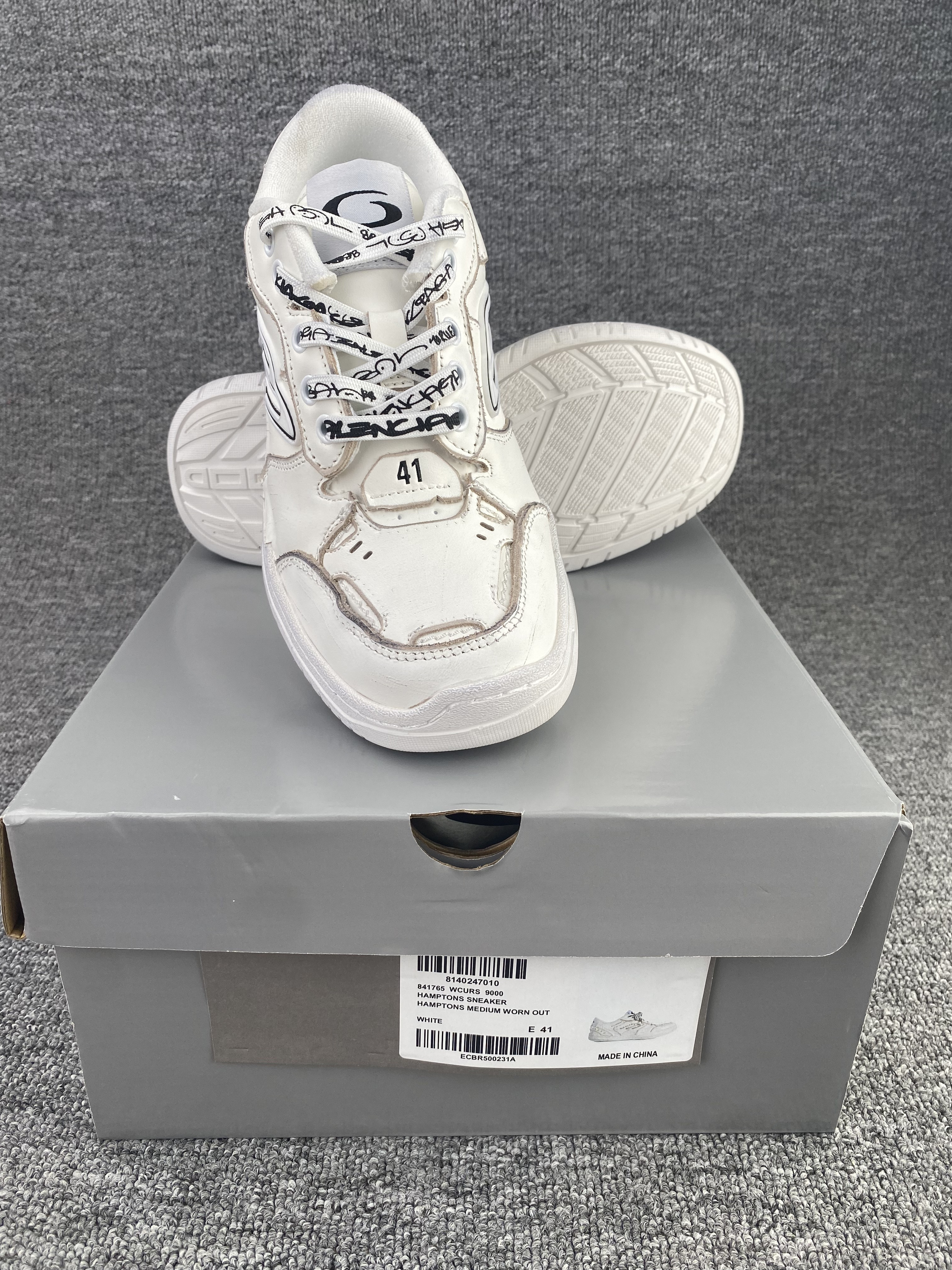 ua Ba*len*cia*ga hamptons medium worn-out sneaker in white(run one size large)