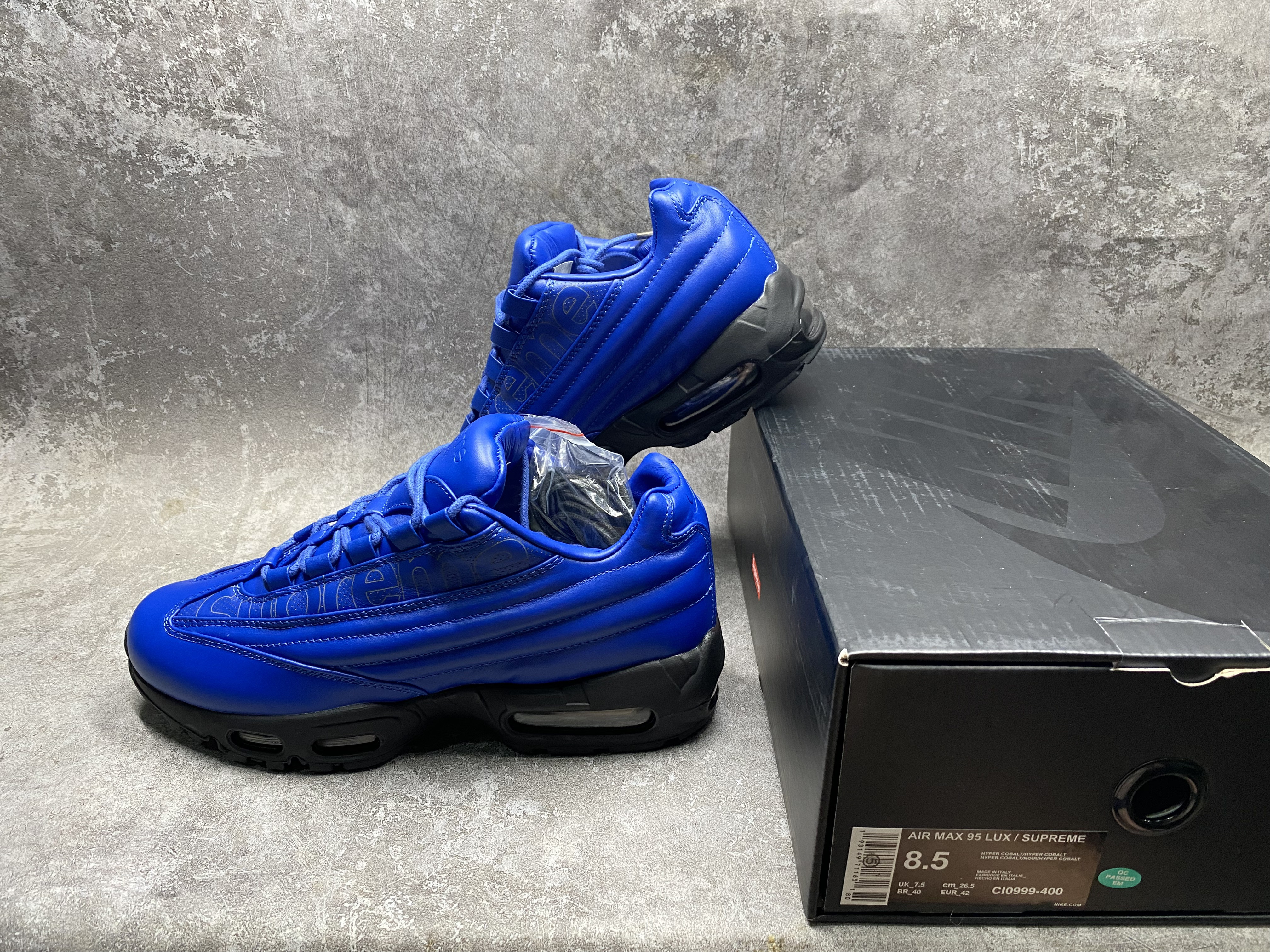 UA NIKE Air Max 95