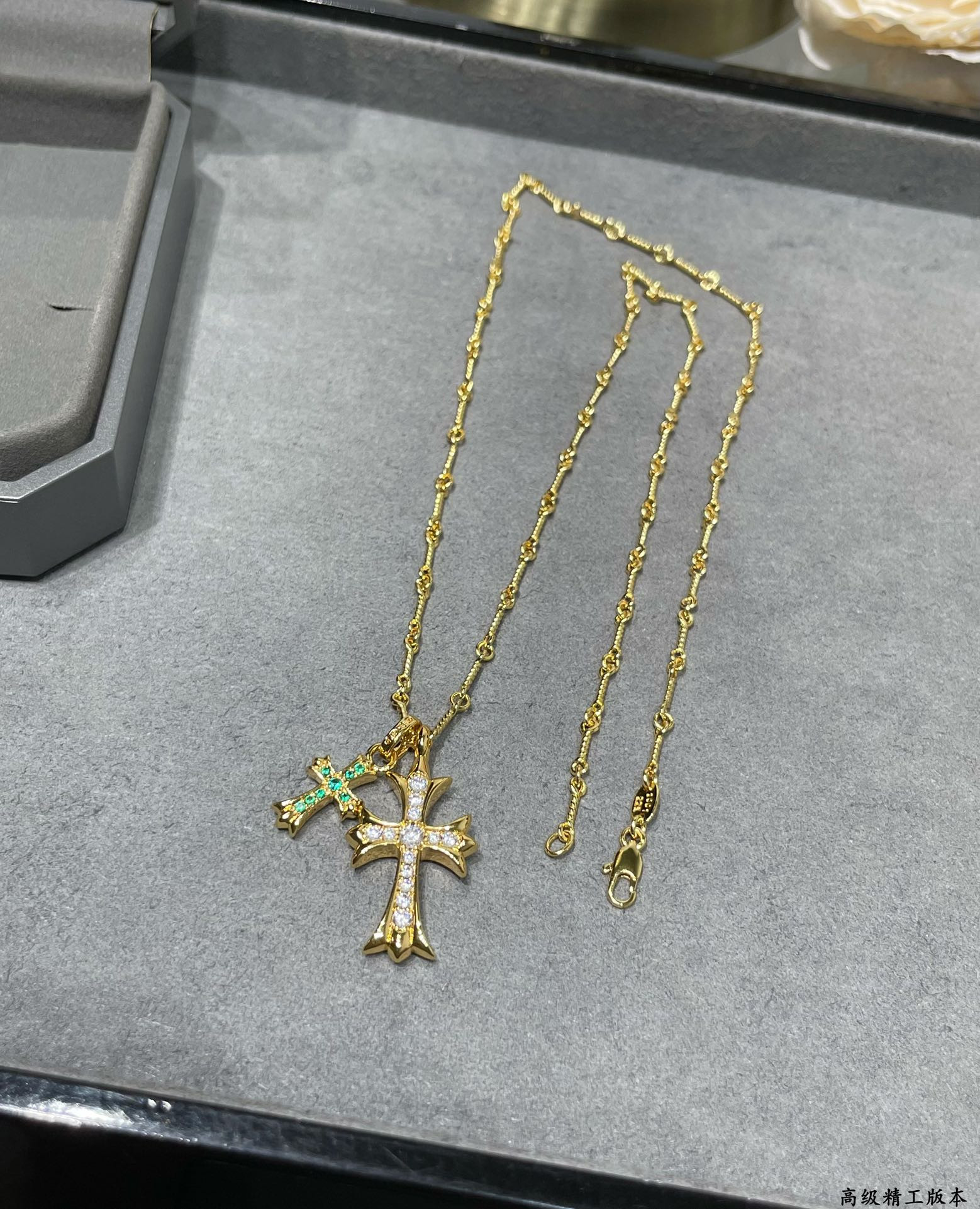 chrome heart double cross green Di*m*nd necklace