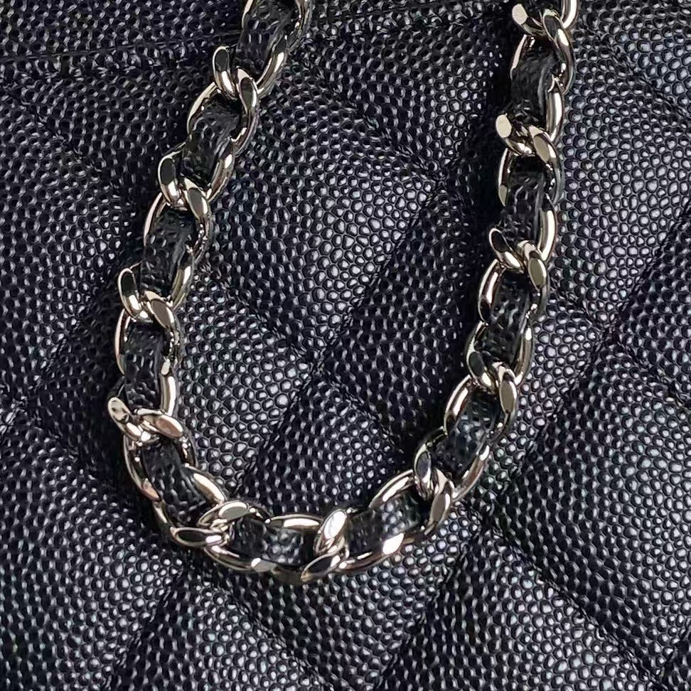 Ch*el with chain 14×18×3cm