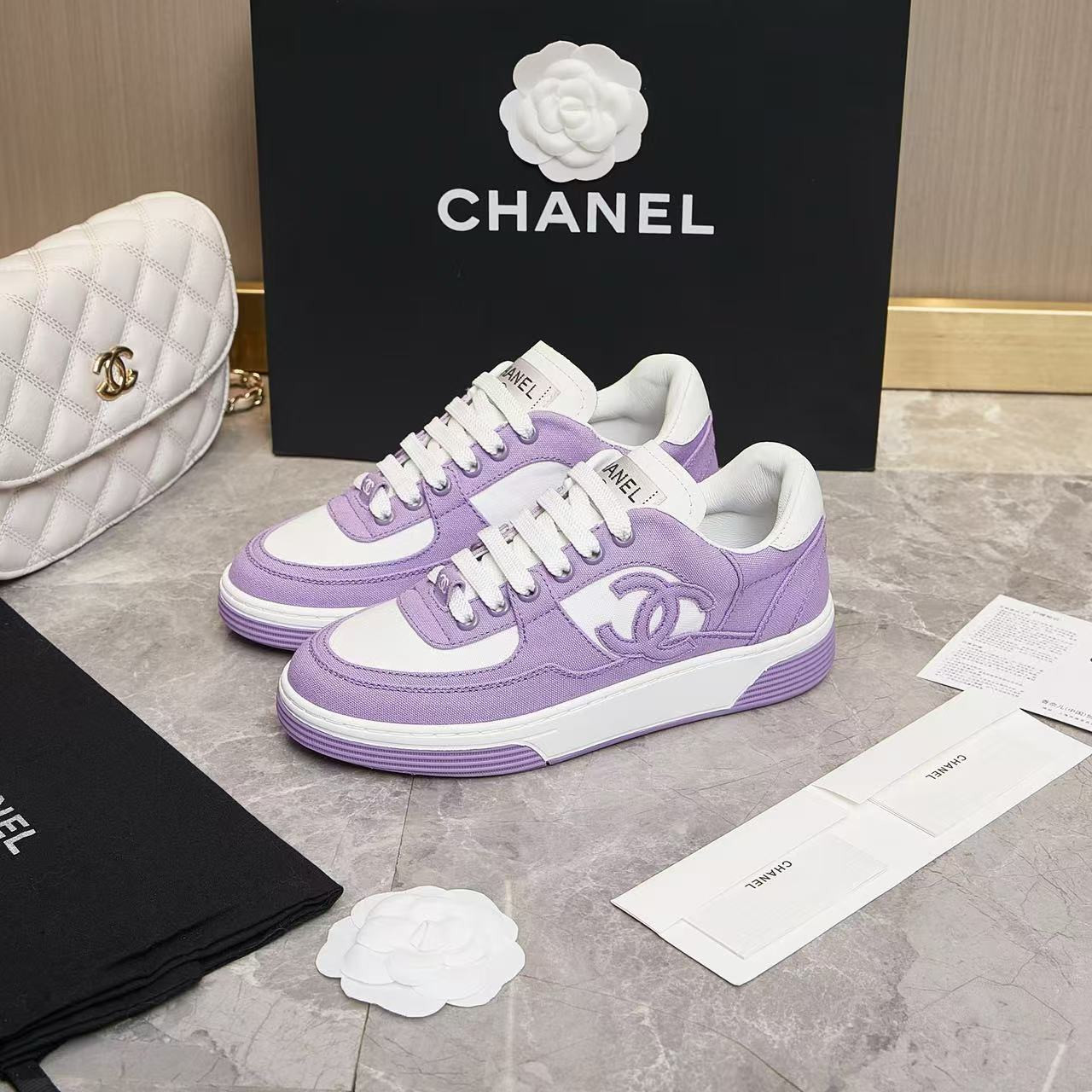 ua Ch*el coco sneaker canvas