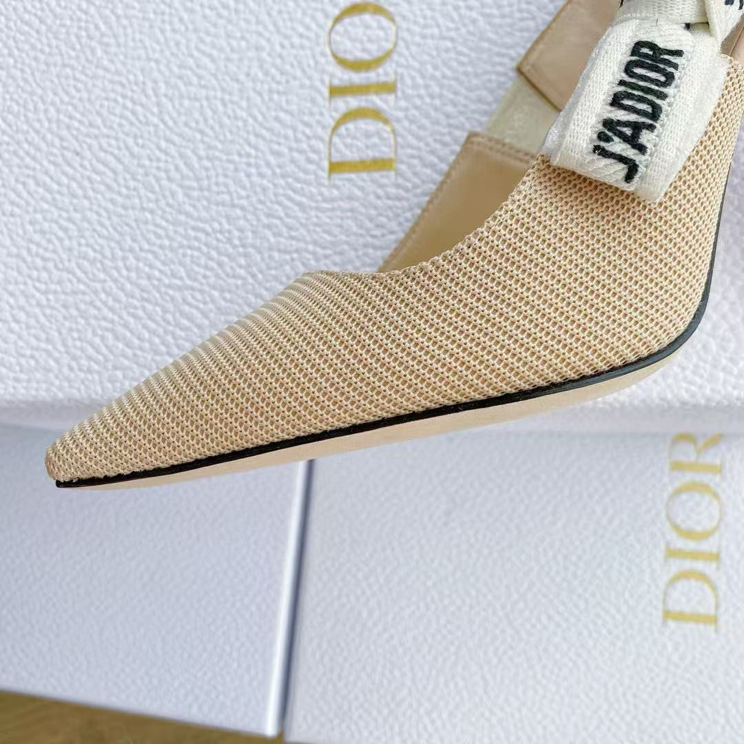 ua D*or j