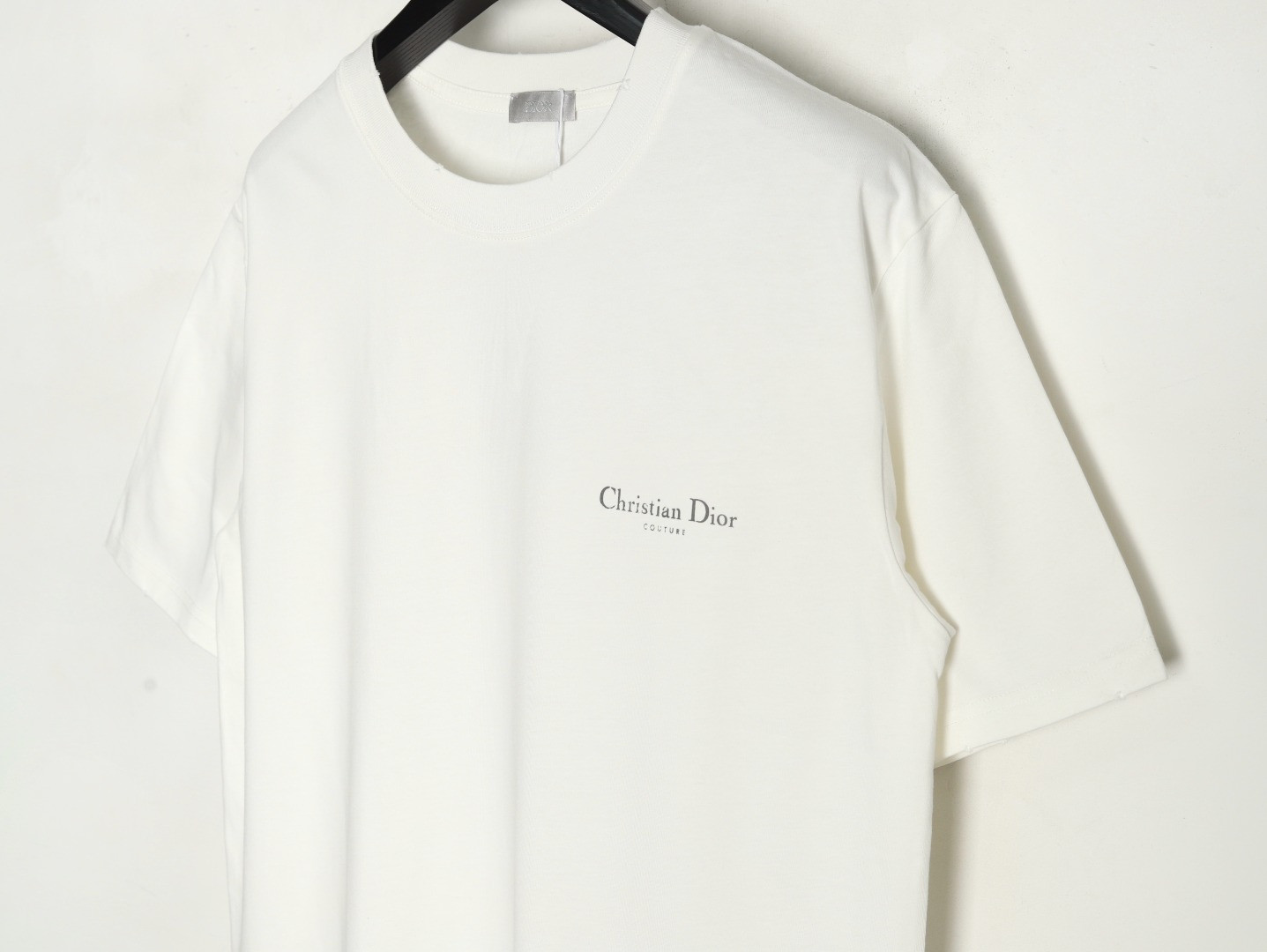 D*or short-sleeved t-shirt