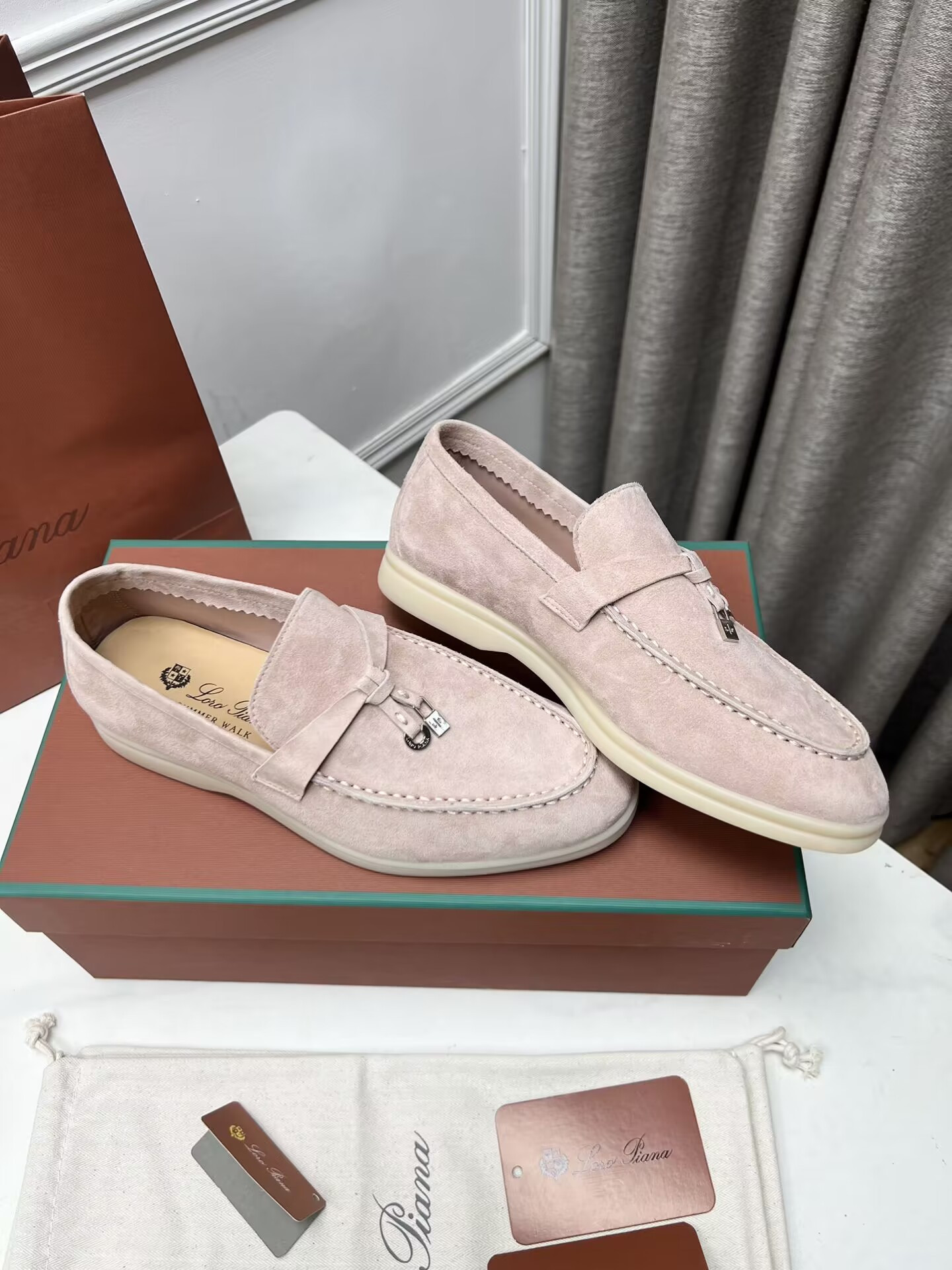 ua L**o p*ana summer charms walk loafers