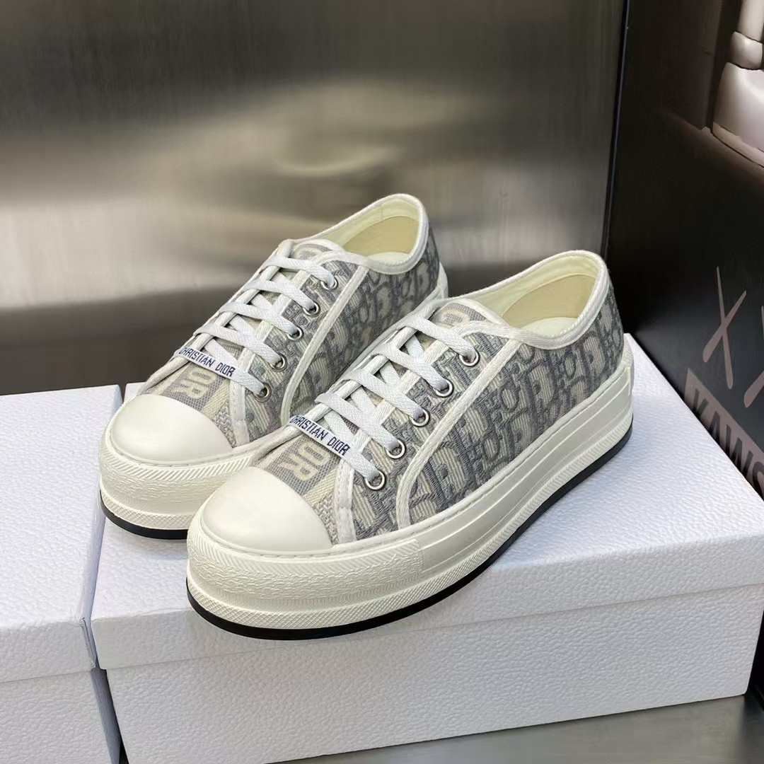 ua D*or sneaker