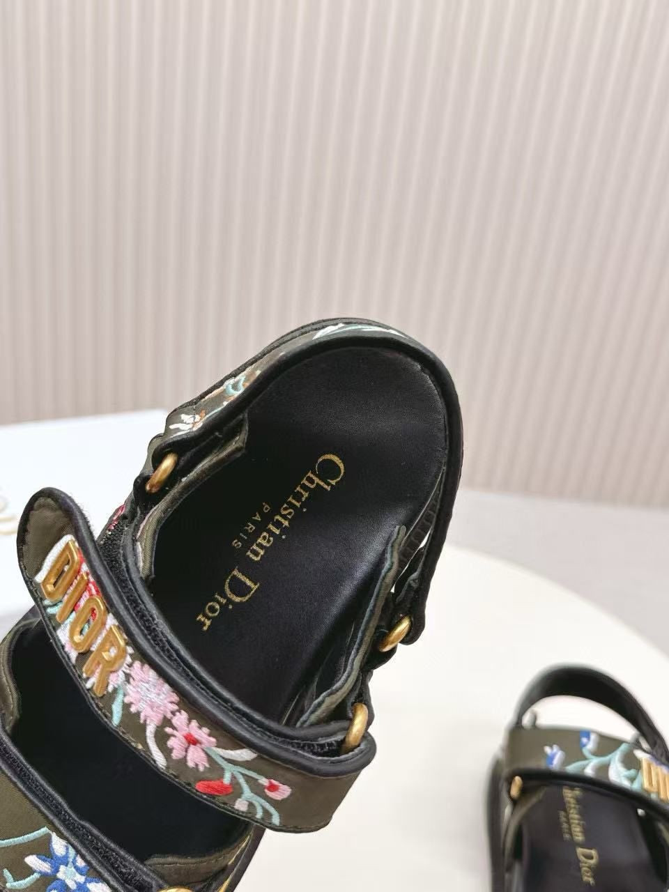 ua D*or D*oract sandals