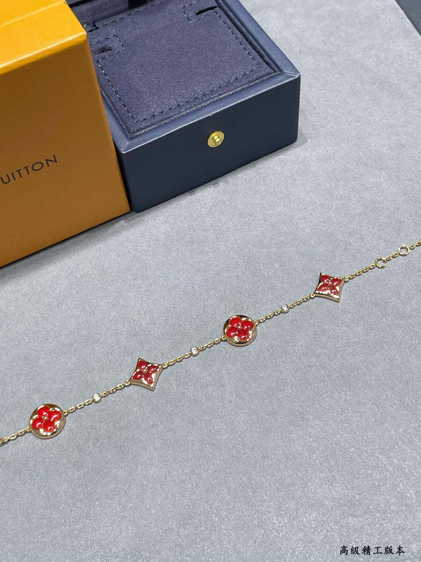 l0*is V*t0n large red agate four flower bracelet