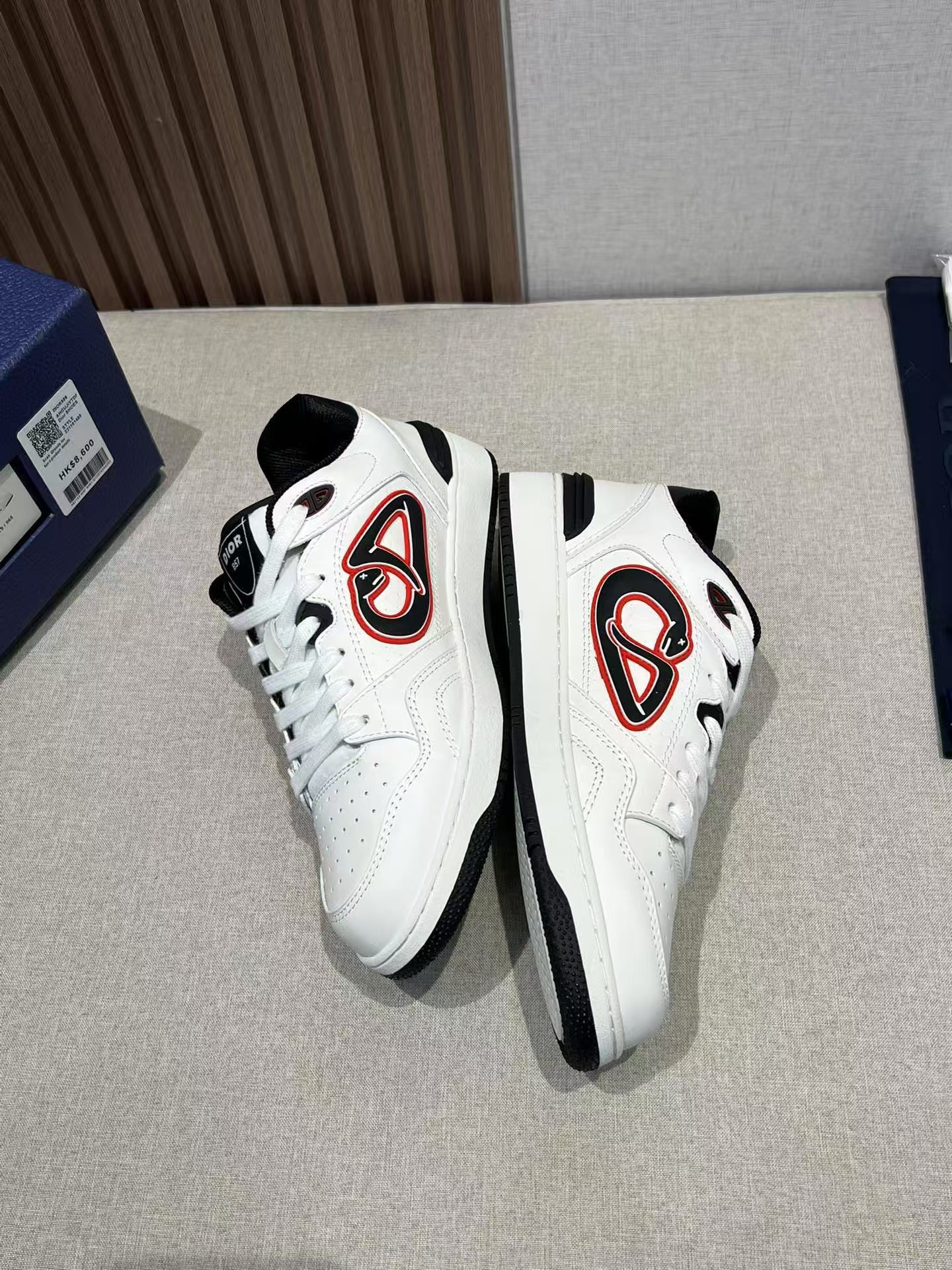 ua D*or sneakers
