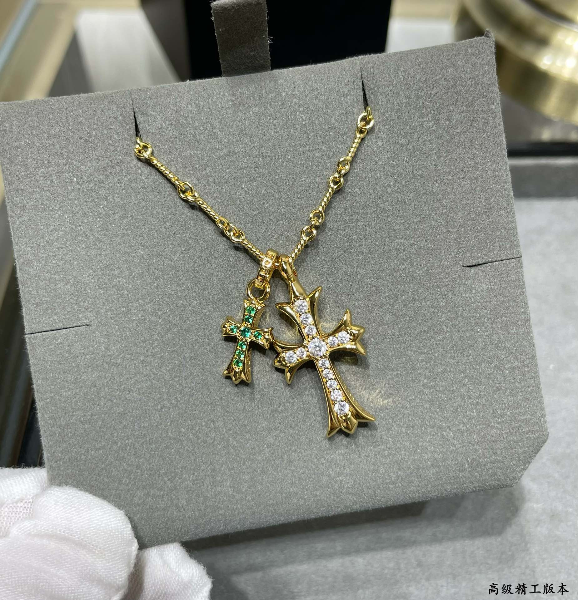 chrome heart double cross green Di*m*nd necklace