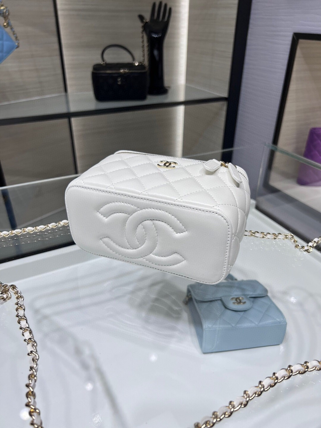 Ch*el long vanity with chain 16.5x10x8cm