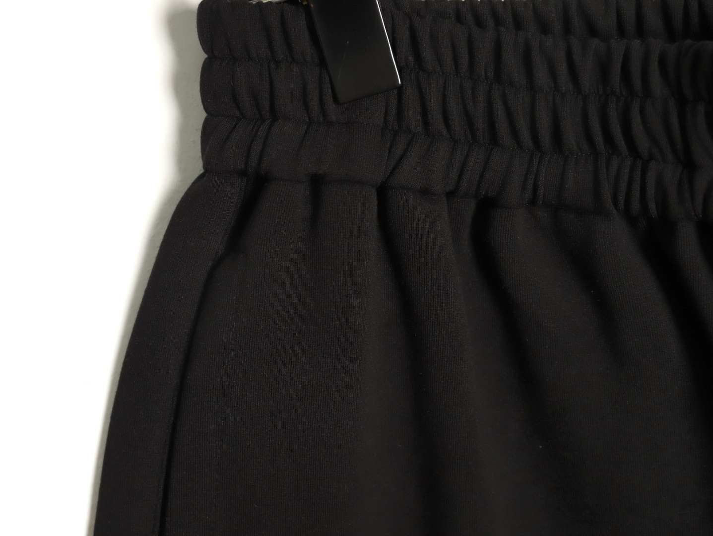 G*u*i guc shorts