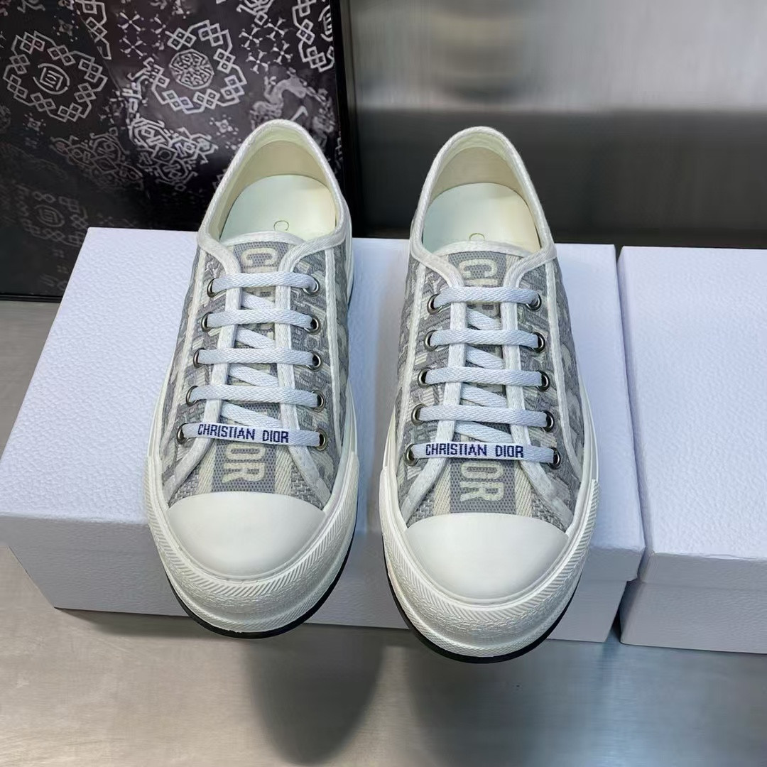 ua D*or sneaker