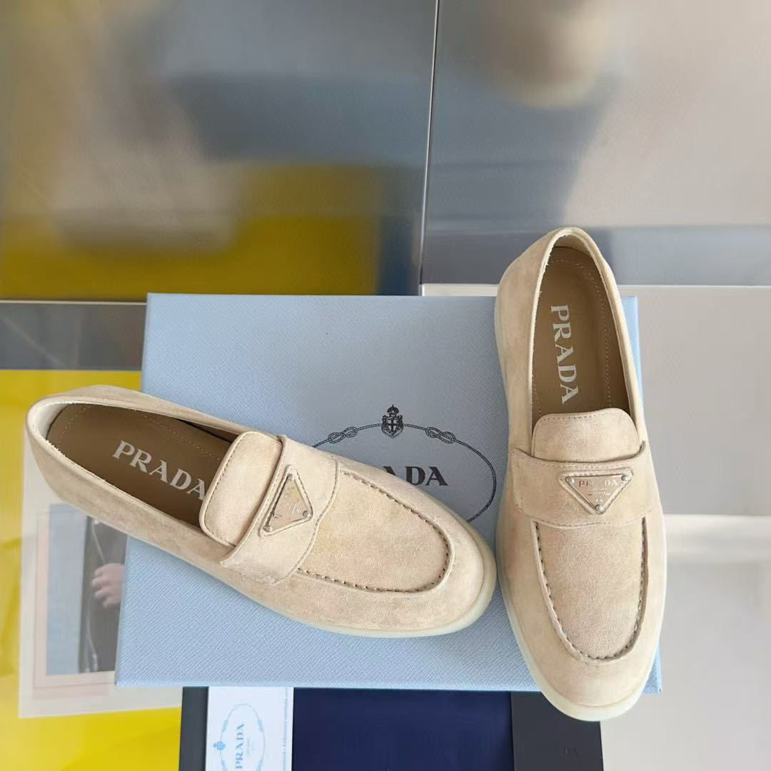 ua Pra*a shoes