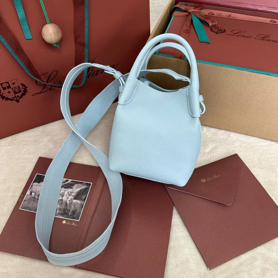 L**o p*ana small bale bag grained calfskin 17 x 17 x 21 cm