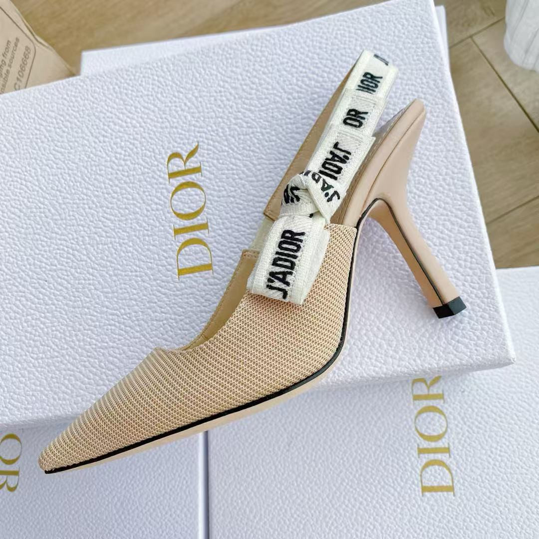 ua D*or j