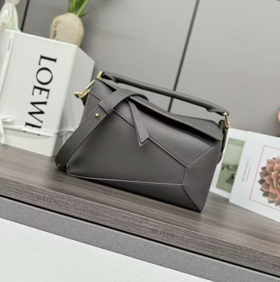 L0ew* small puzzle bag in classic calfskin 24x10.5x16.5cm