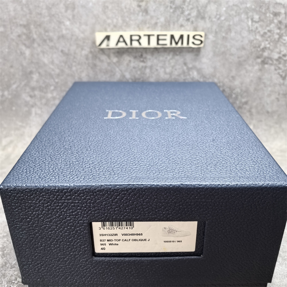 ua D*or sneaker