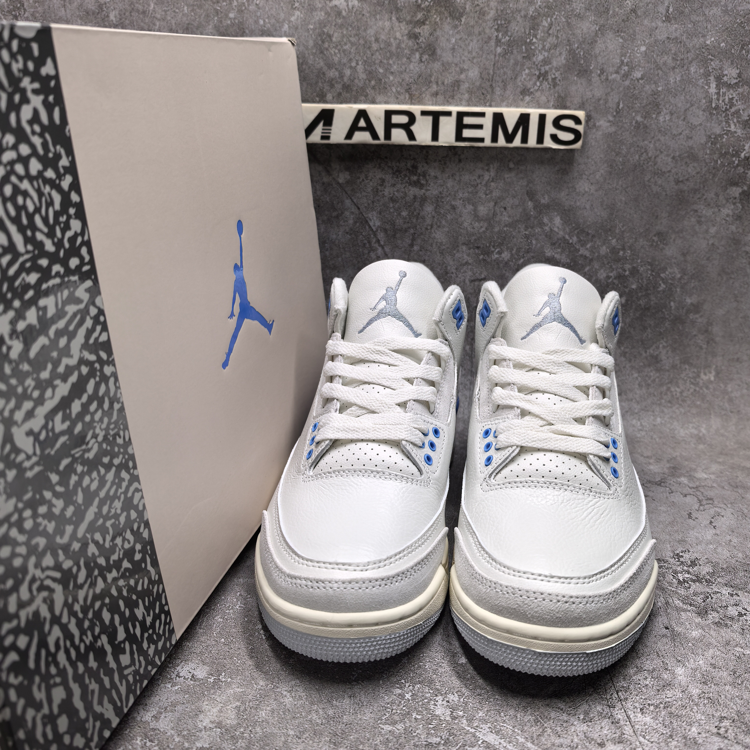 UA Jordan 3 Retro
