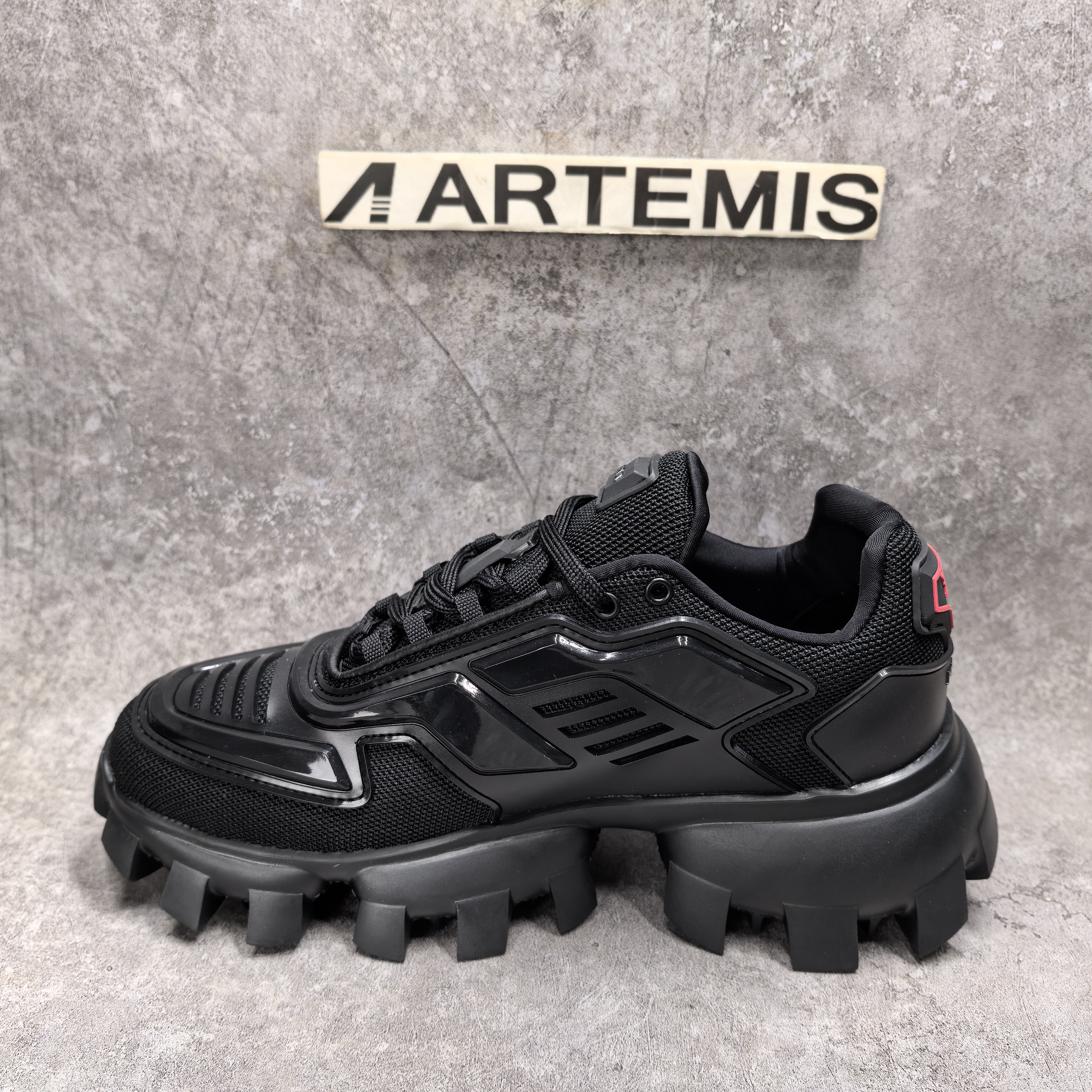 ua Pra*a sneakers