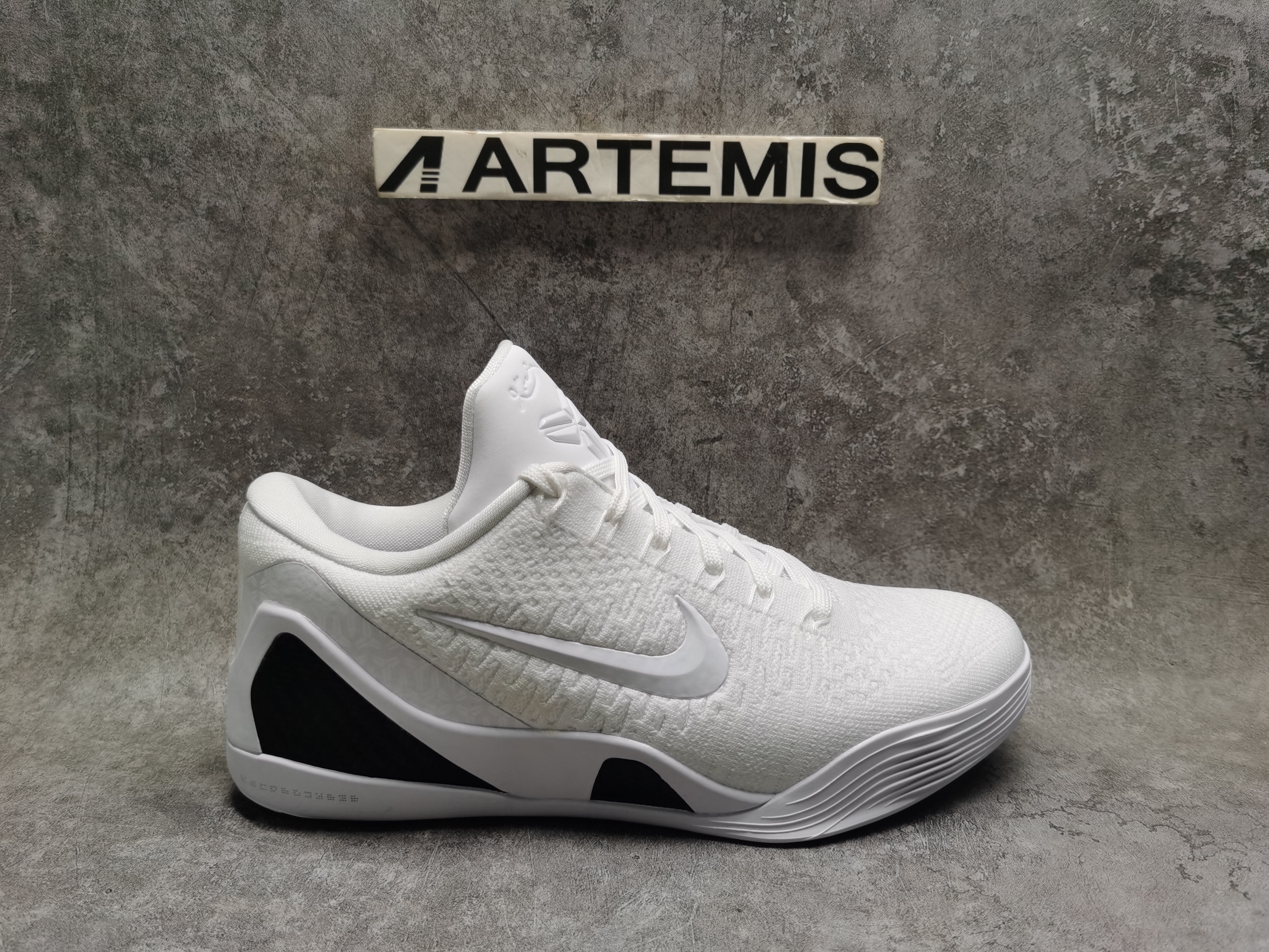 UA Nike Kobe 6