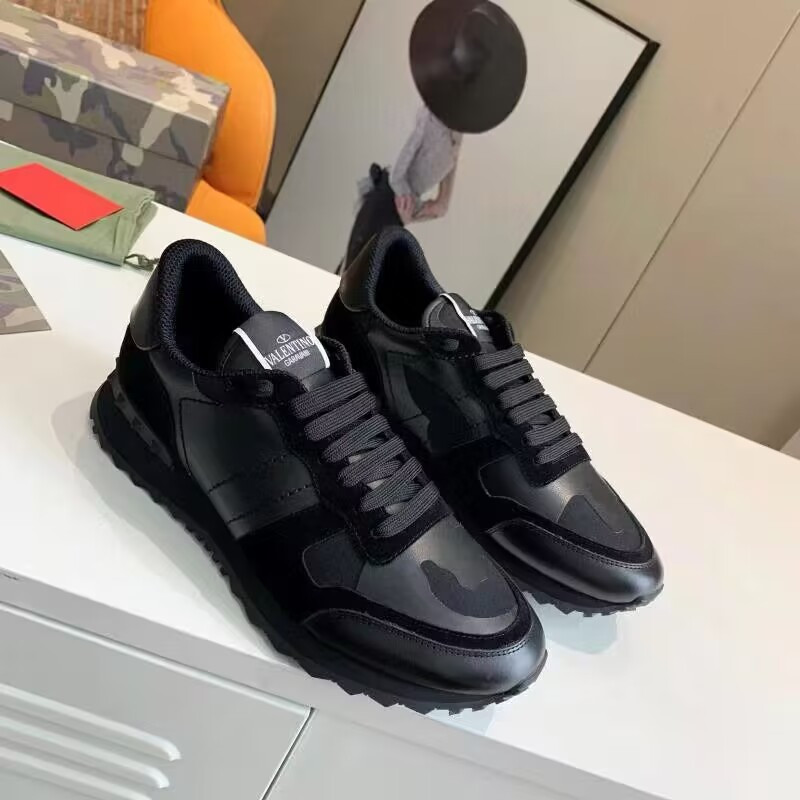 UA Valentino Garavani Rockrunner