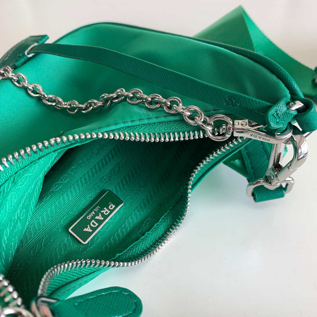 Pra*a re-edition 2005 re-nylon bag green