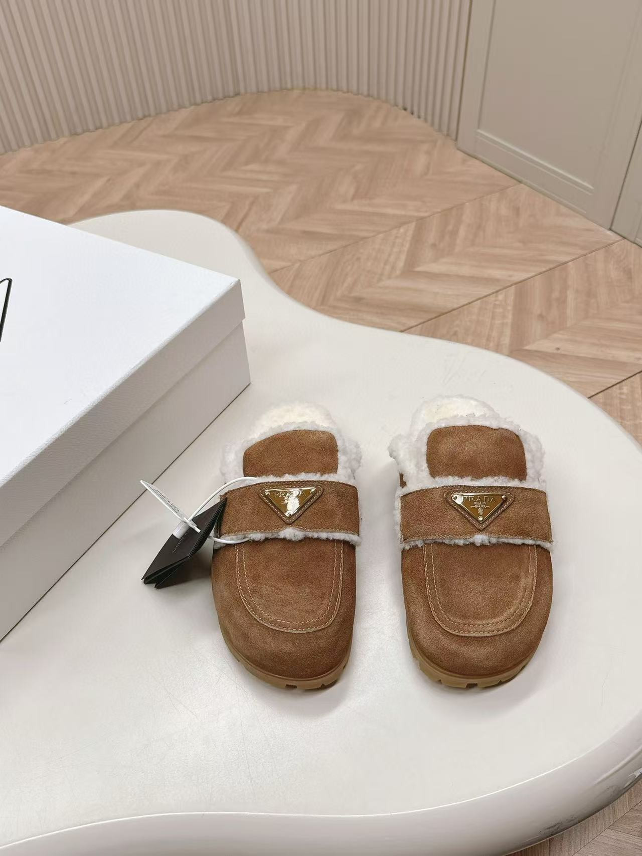 ua Pra*a suede slides