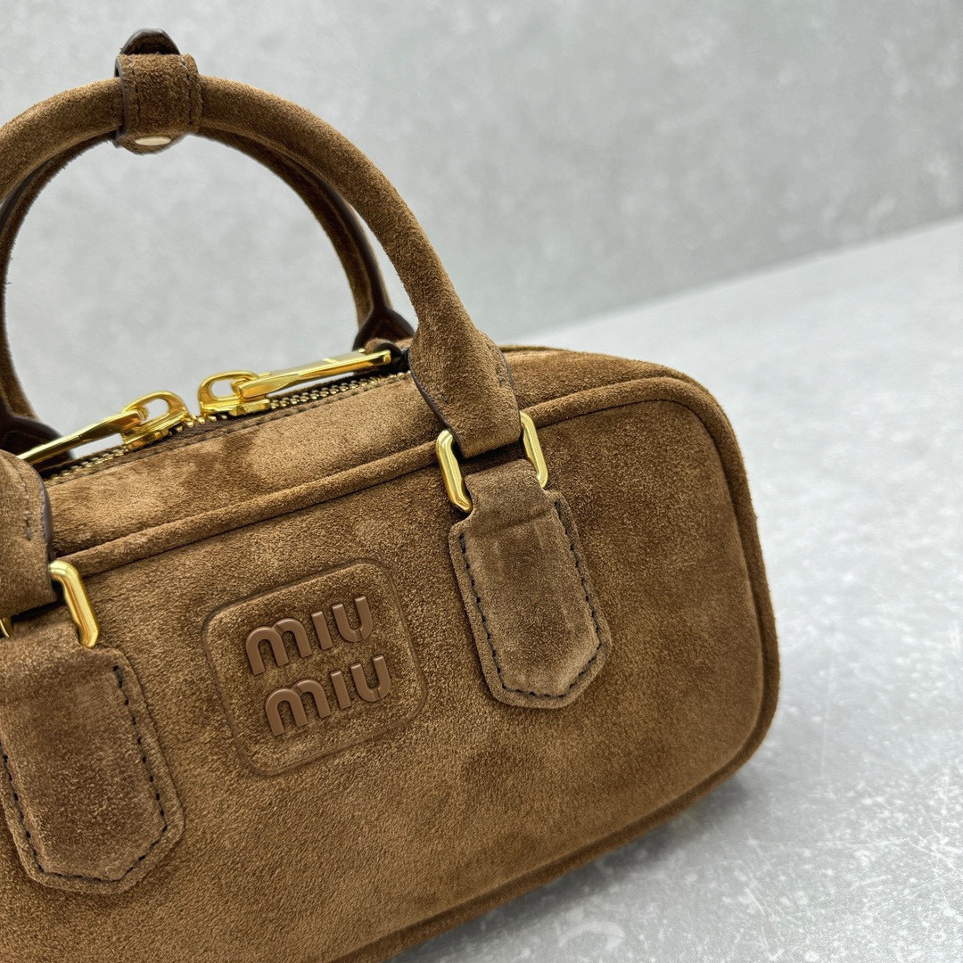 MIU MIU Arcadie matelassé nappa leather bag 22x10.5x7.5cm