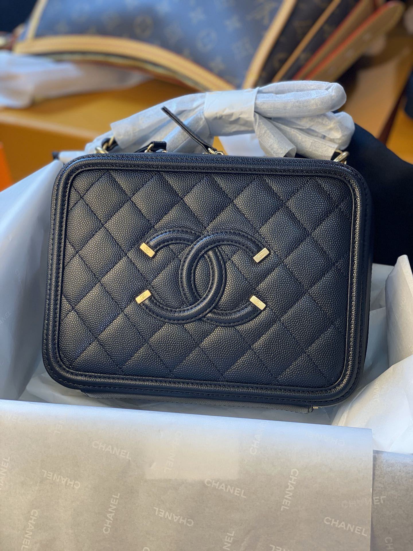 Ch*el vanity case   17x7x13cm