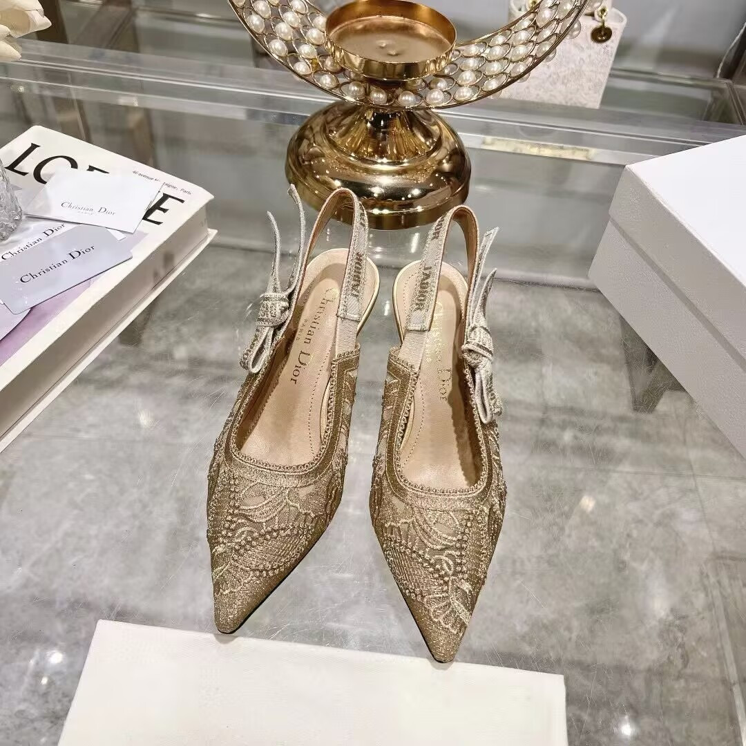 ua D*or j
