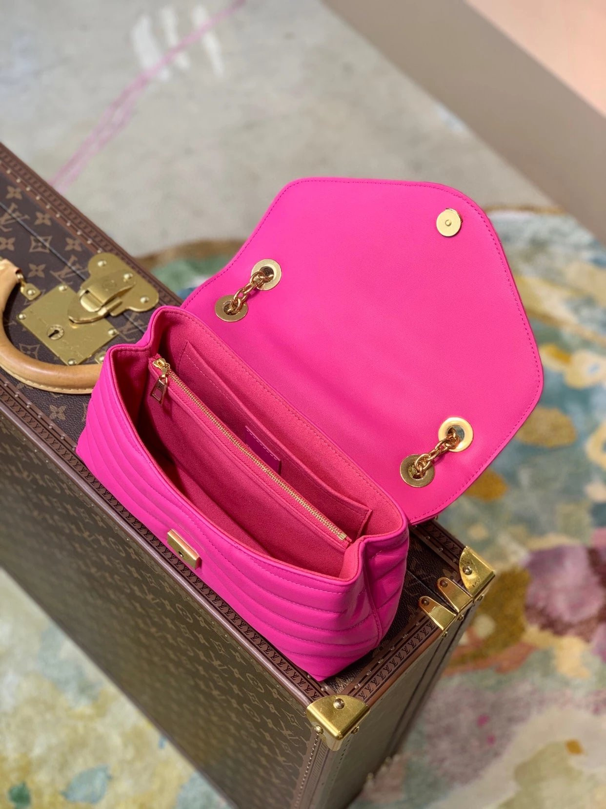 LV NEW WAVE CHAIN BAG M58553