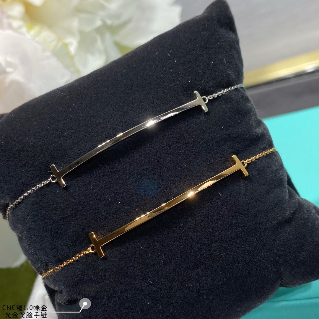 T*f*ny & co. smile smooth pendant bracelet