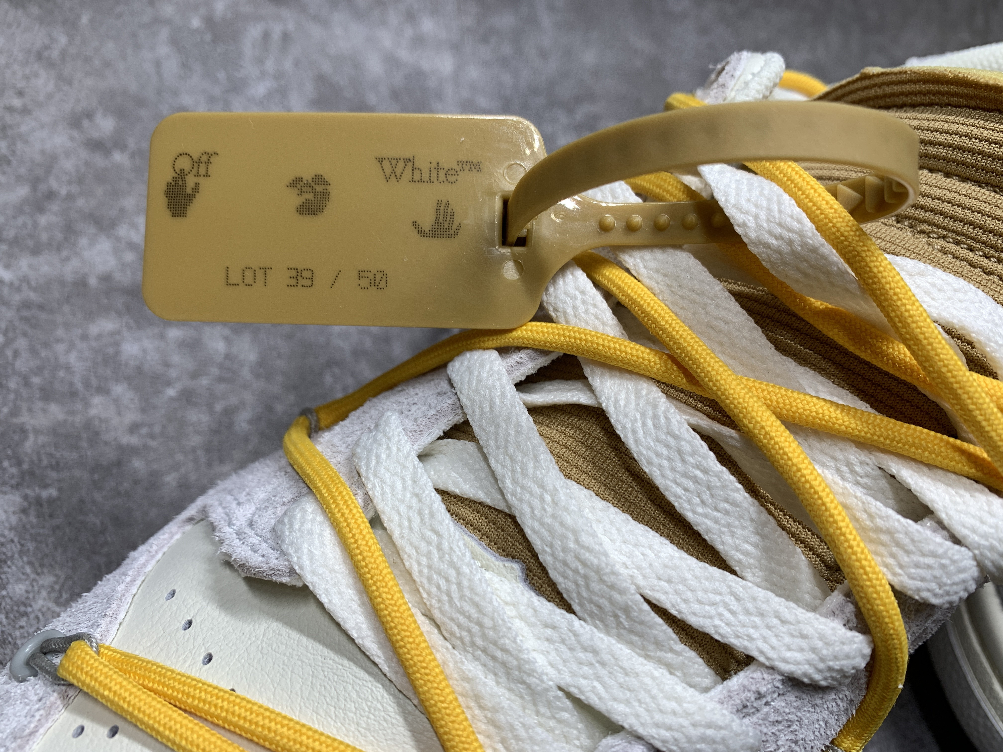 Off-White x Dunk Low Lot 39 of 50