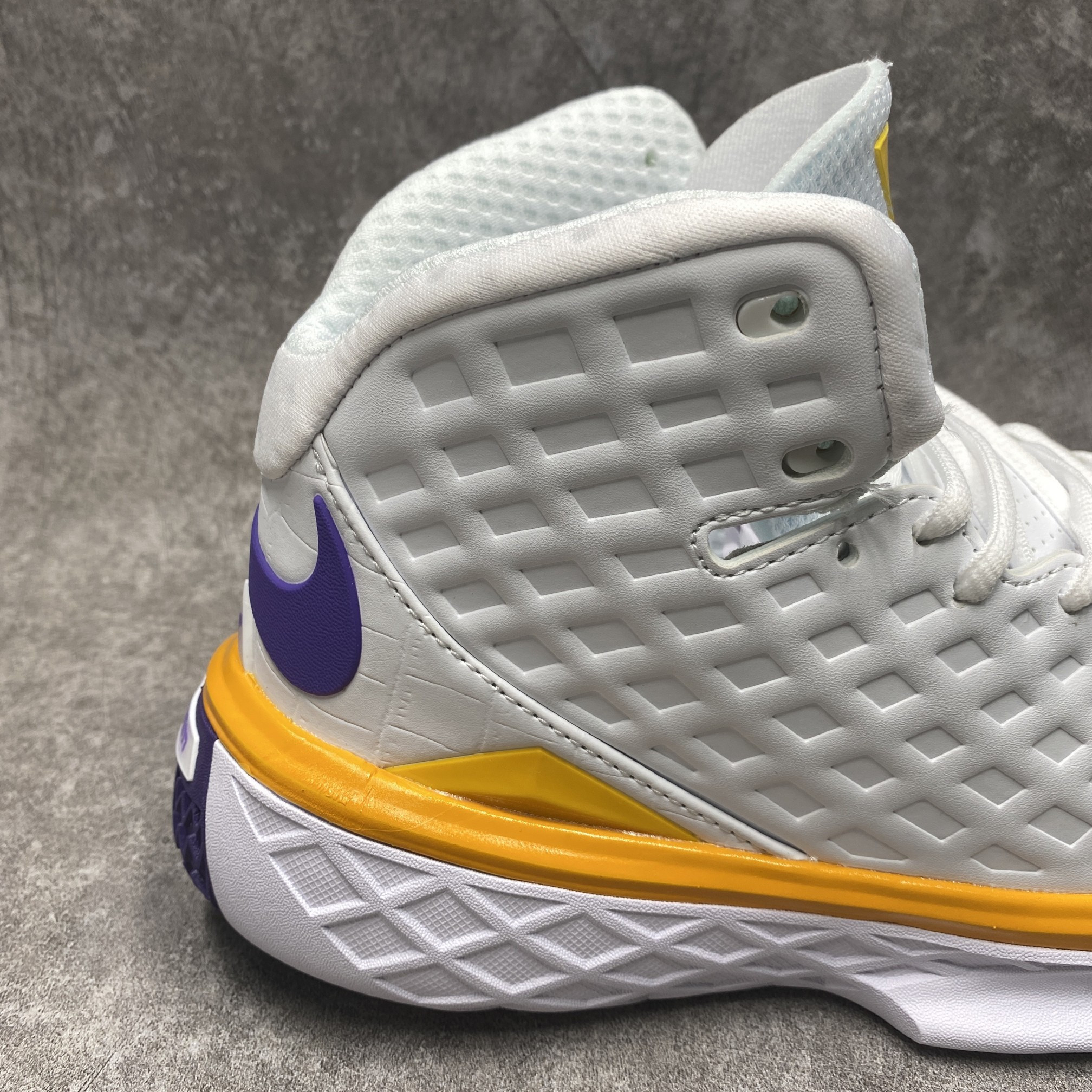 Nike Zoom Kobe 3 SL 