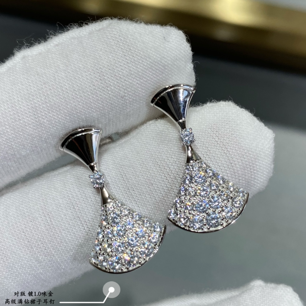 b*l*ai Di*m*nd fan-shaped skirt earrings