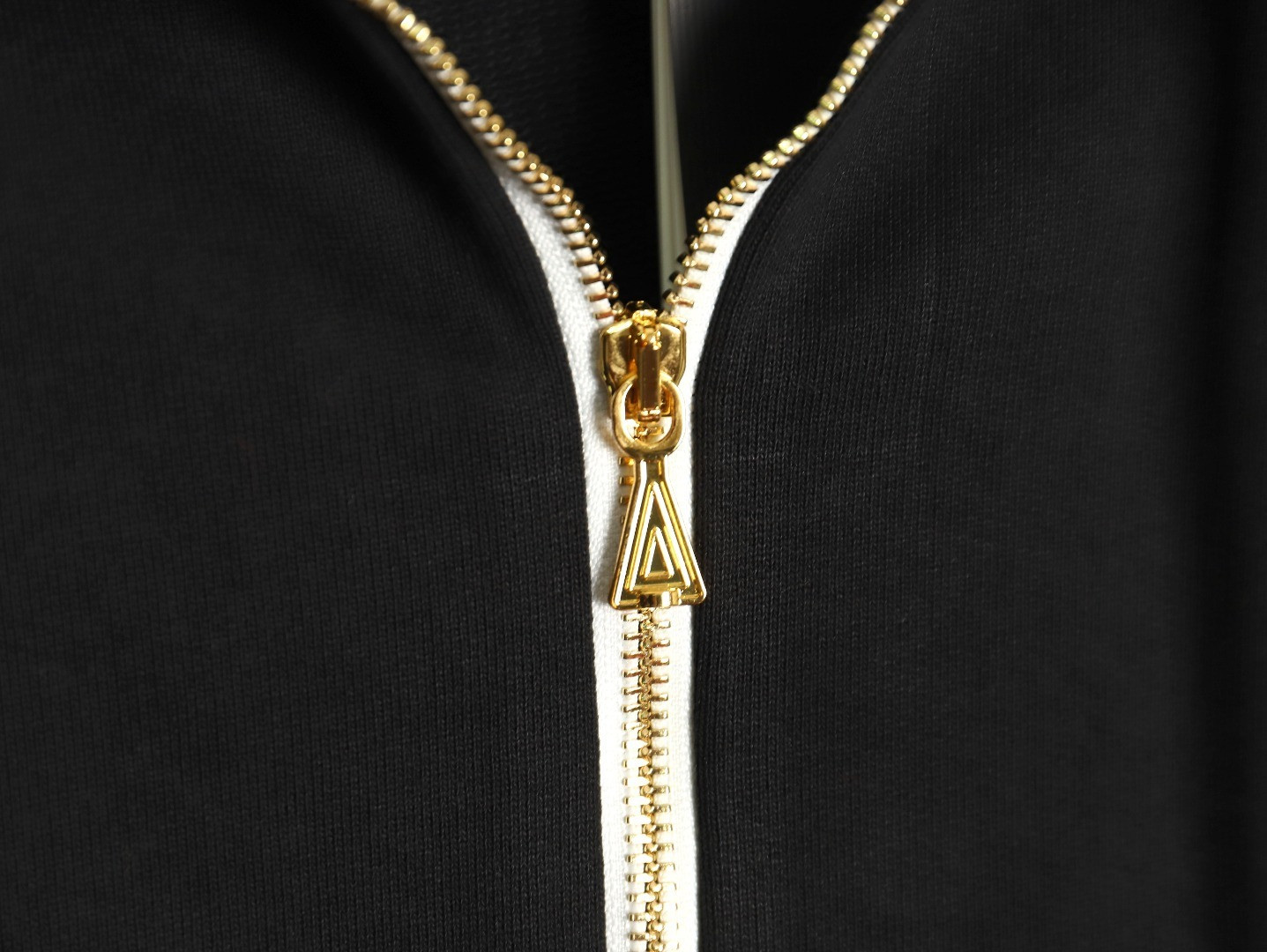 G*u*i hoodies