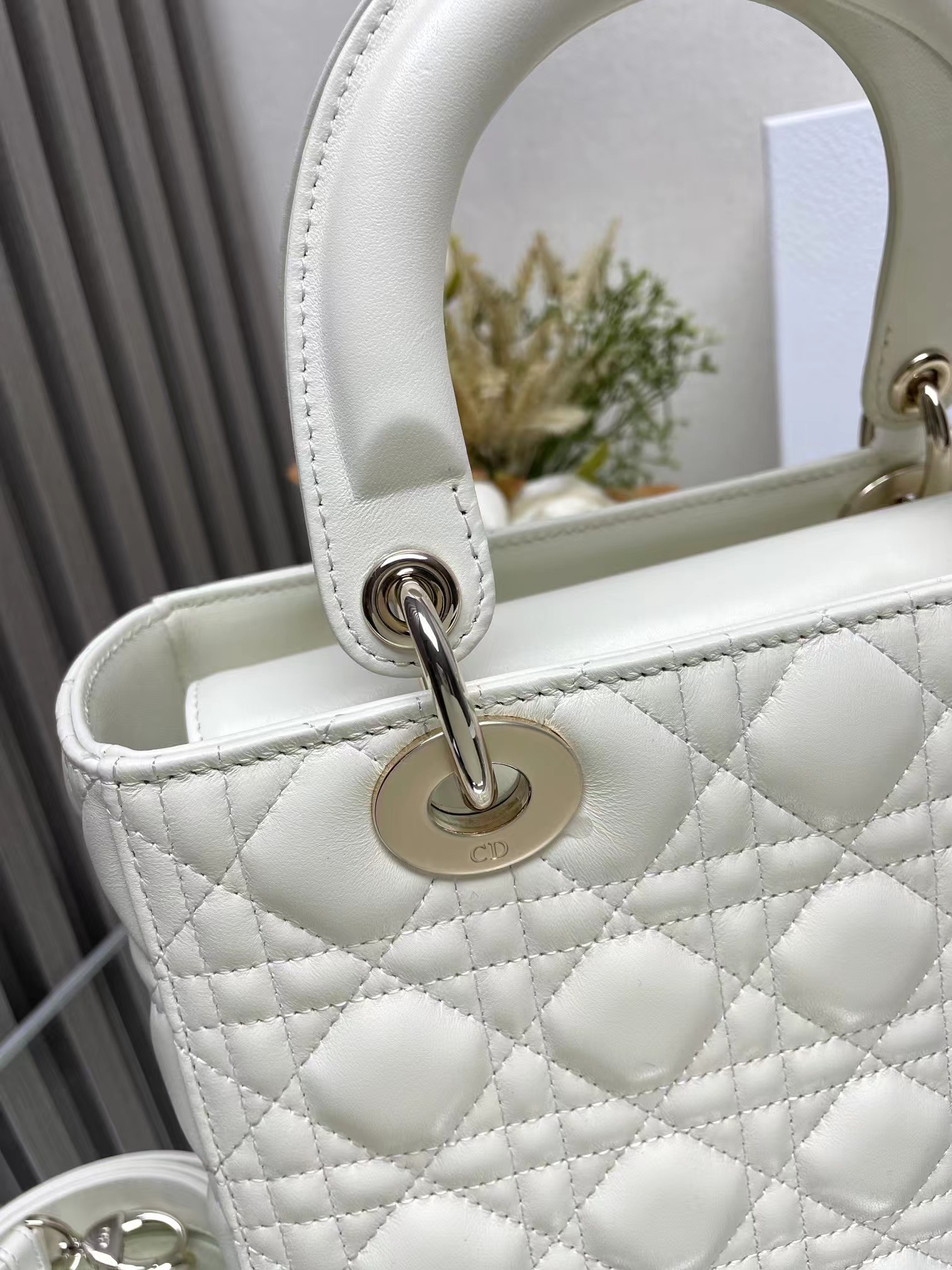 medium lady D*or bag  24 x 20 x 12 cm