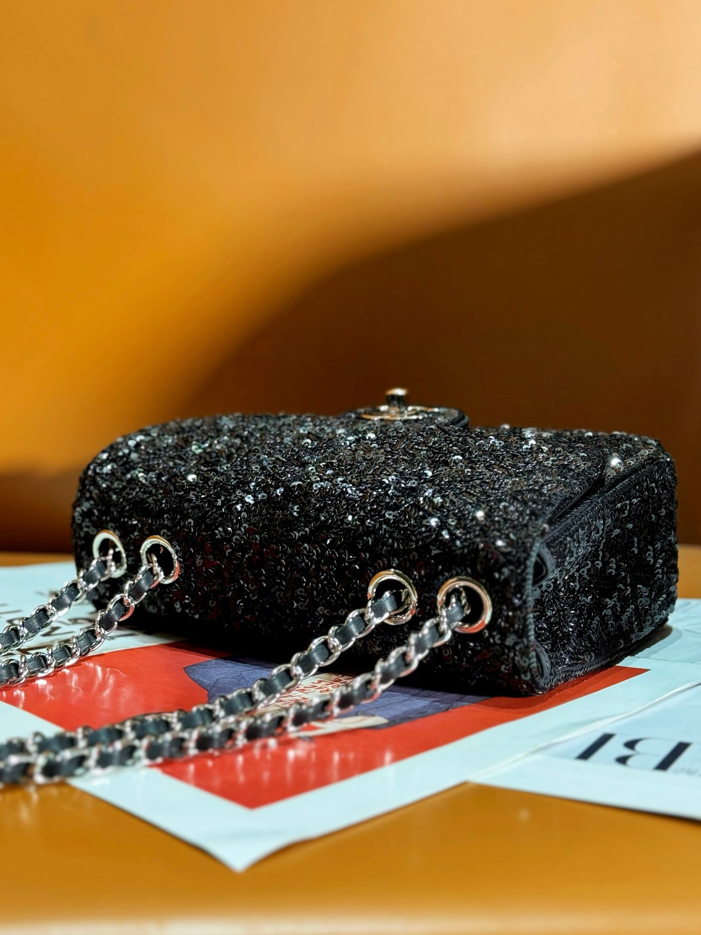 Ch*el sequin flap bag 20cm