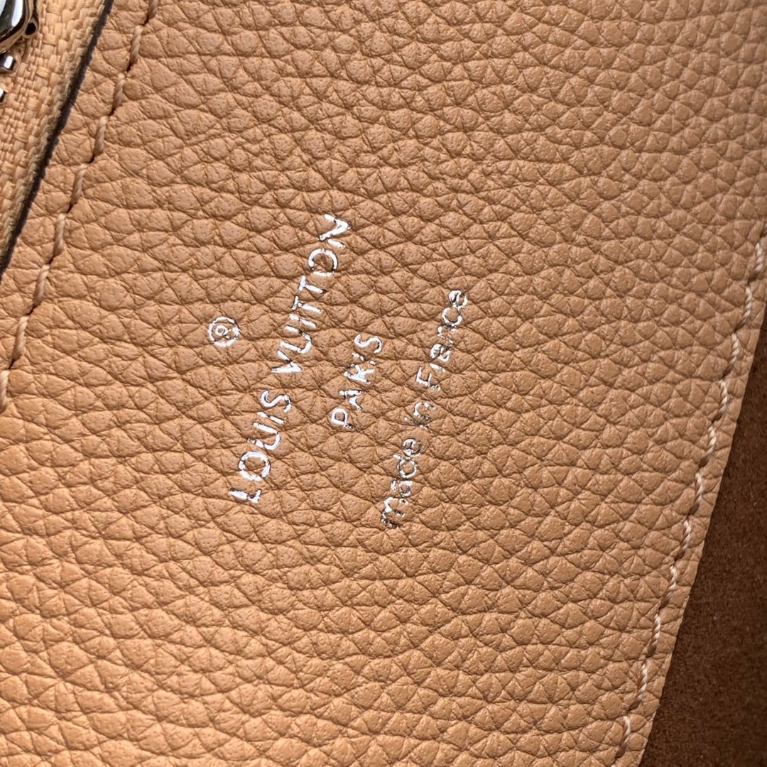 Bella tote M59655