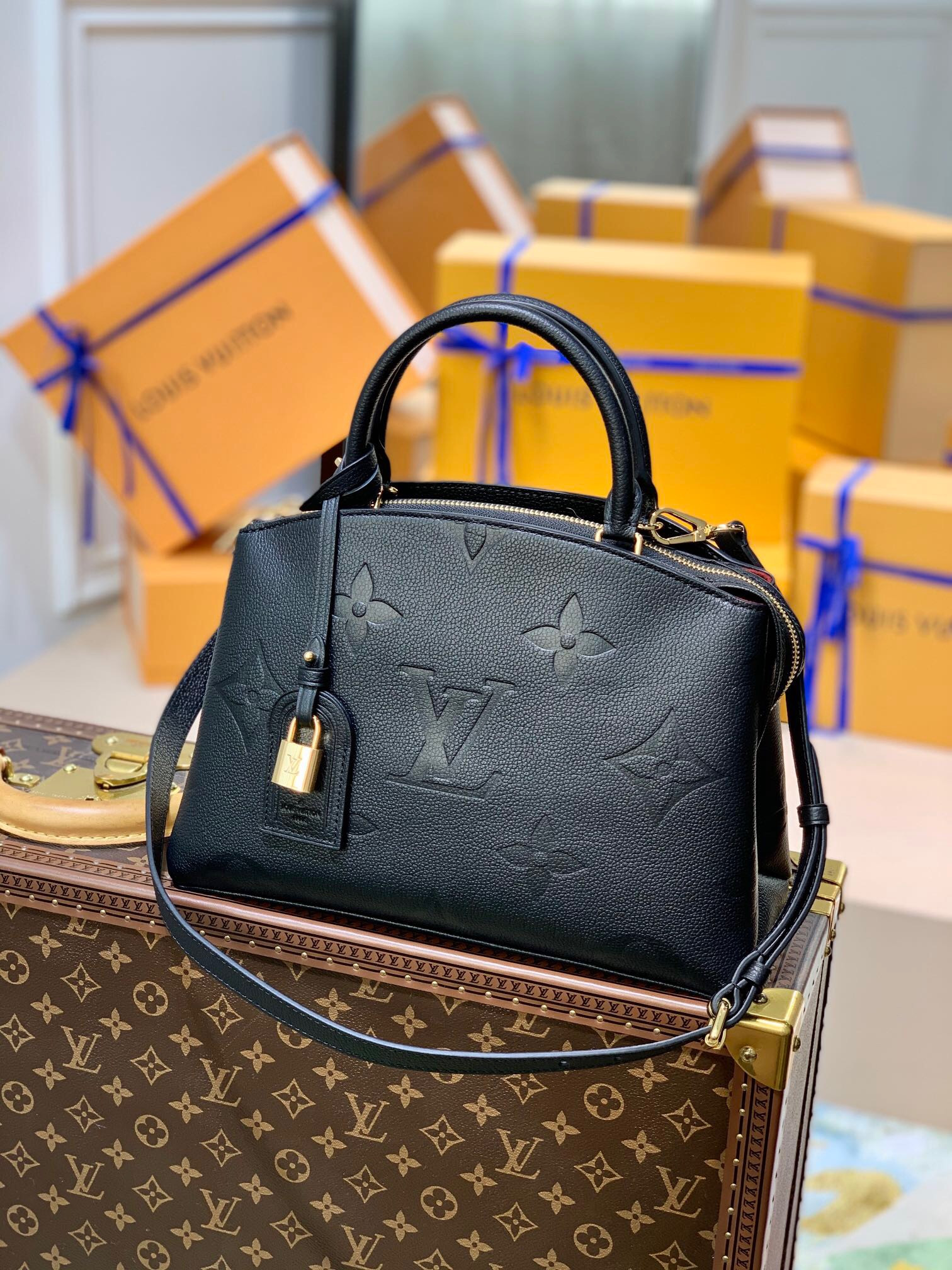 LV PETIT PALAIS M58916